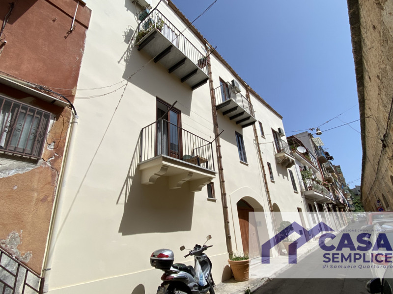 Appartamento in vendita a Monreale, 3 locali, zona Località: Monreale - Centro, prezzo € 105.000 | PortaleAgenzieImmobiliari.it