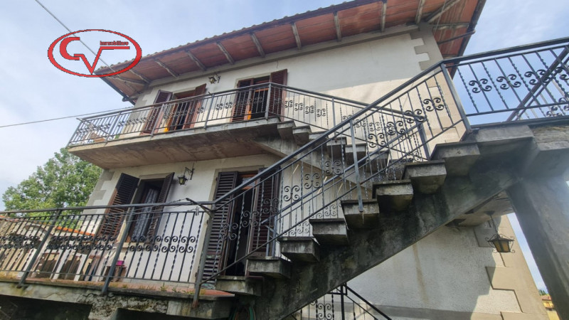 Villa a Schiera in vendita a Bucine, 7 locali, zona nnole, prezzo € 120.000 | PortaleAgenzieImmobiliari.it