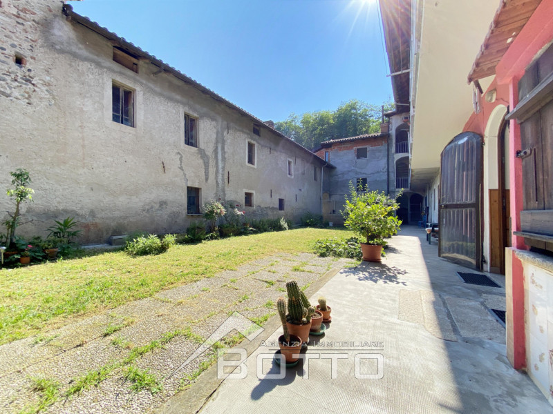Villa a Schiera in vendita a Serravalle Sesia - Zona: Piane
