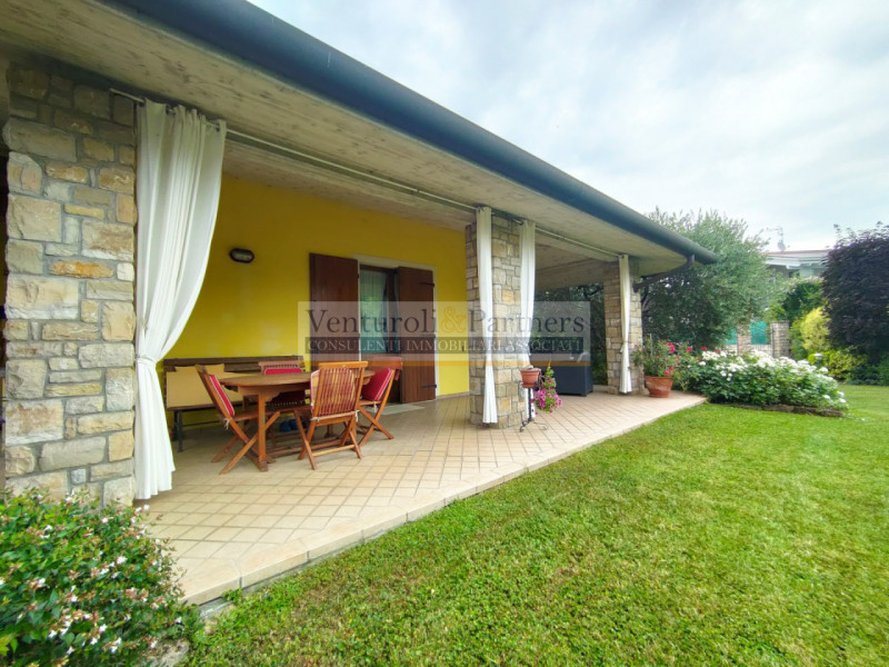 Villa in vendita a Lonato, 9999 locali, prezzo € 490.000 | PortaleAgenzieImmobiliari.it