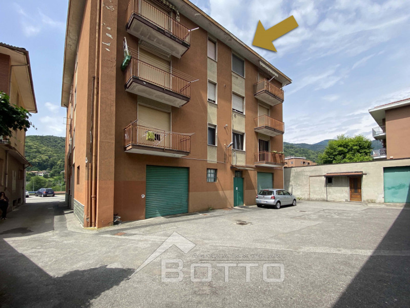 Appartamento in vendita a Borgosesia, 3 locali, zona Località: Borgosesia, prezzo € 55.000 | PortaleAgenzieImmobiliari.it