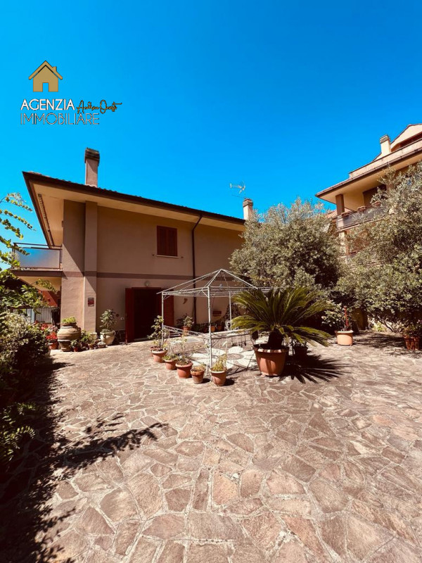 Villa Bifamiliare in vendita a Marino - Zona: Marino