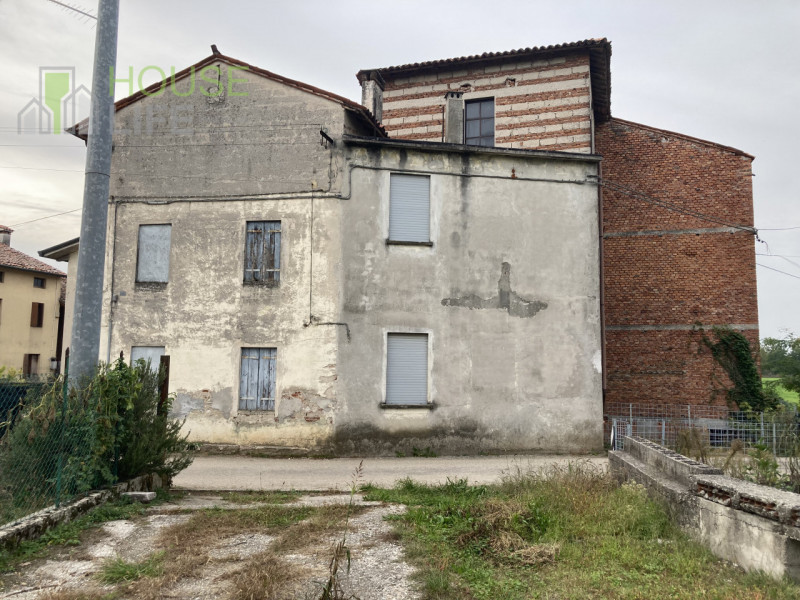 Rustico / Casale in vendita a Sandrigo - Zona: Lupia