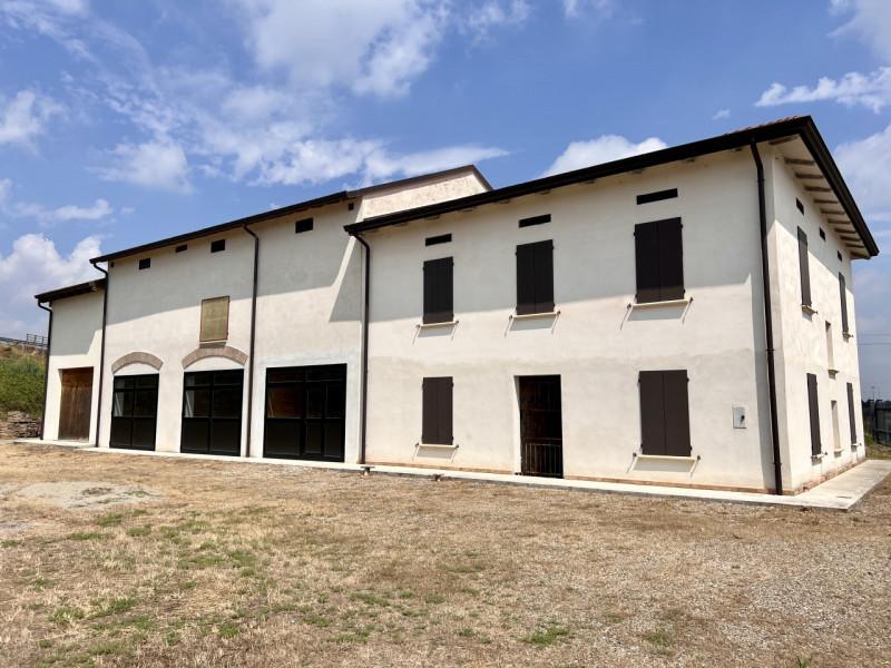 Villa in vendita a Colorno, 5 locali, zona Località: Colorno, Trattative riservate | PortaleAgenzieImmobiliari.it