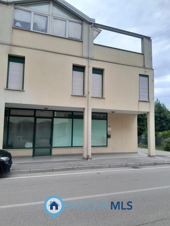 Negozio / Locale in vendita a Albignasego, 4 locali, zona Località: Sant'Agostino, prezzo € 95.000 | PortaleAgenzieImmobiliari.it