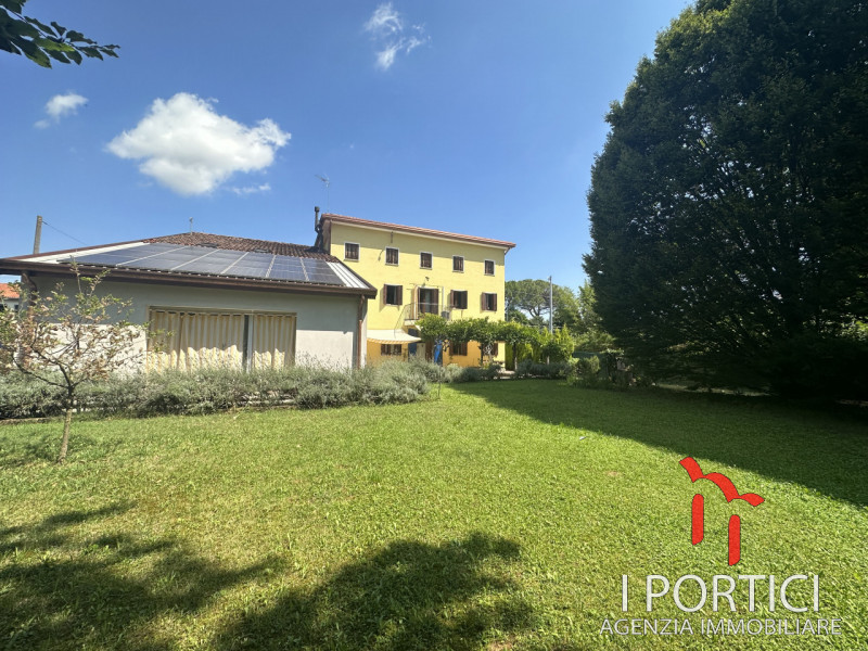 Villa in vendita a Noale, 6 locali, zona Località: Noale, prezzo € 450.000 | PortaleAgenzieImmobiliari.it