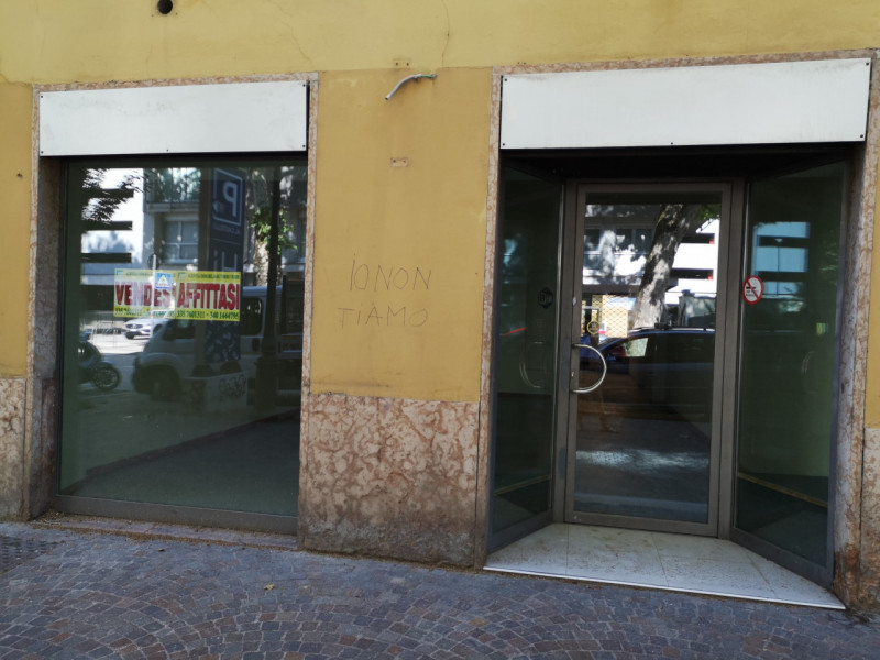 Negozio / Locale in affitto a Trento, 2 locali, zona Località: Torre Verde, prezzo € 1.000 | PortaleAgenzieImmobiliari.it