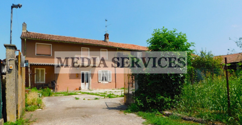 Villa in vendita a Dorno, 3 locali, zona Località: Dorno - Centro, prezzo € 78.000 | PortaleAgenzieImmobiliari.it