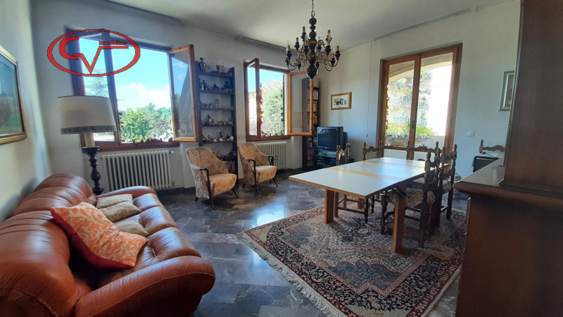 Villa a Schiera in vendita a Montevarchi - Zona: Levane
