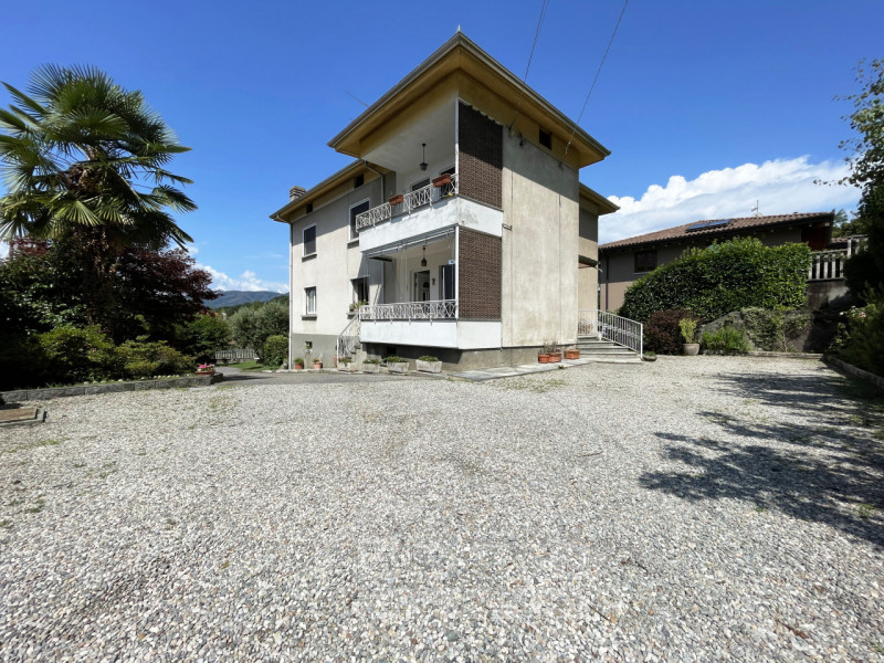 Appartamento in vendita a Bolzano Novarese, 5 locali, prezzo € 139.000 | CambioCasa.it