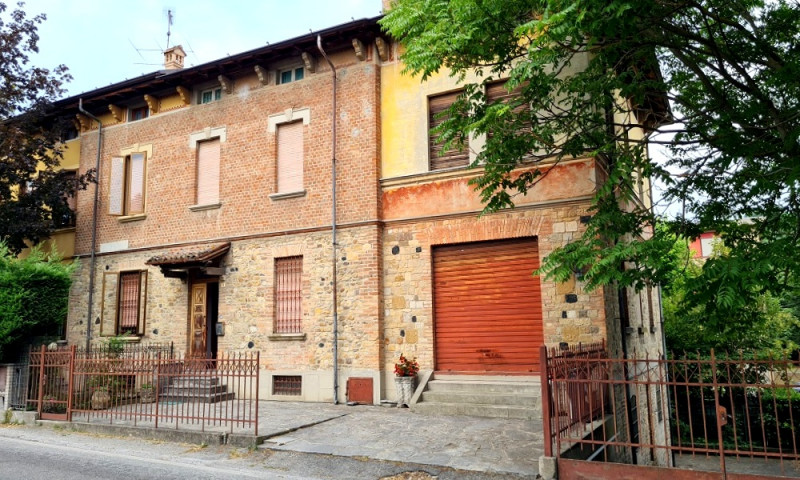 Villa in Vendita a Castell'Arquato