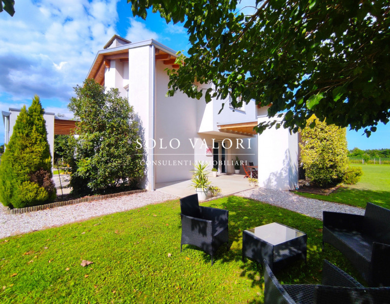 Villa in vendita a Vedelago, 5 locali, prezzo € 550.000 | PortaleAgenzieImmobiliari.it
