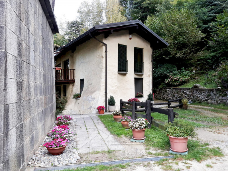 Villa in vendita a Borgosesia - Zona: Borgosesia