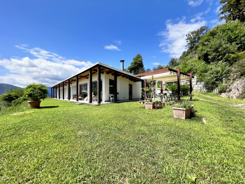 Villa in vendita a Verbania - Zona: Cavandone