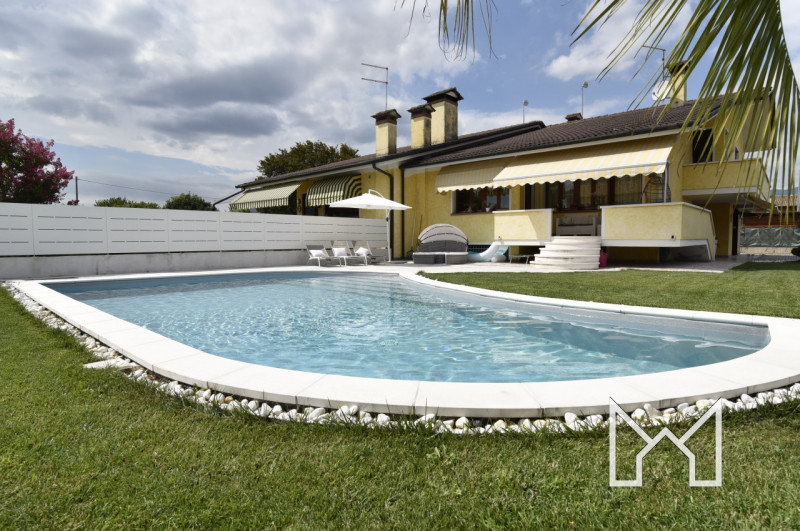 Villa Bifamiliare in vendita a Cassola, 5 locali, zona Località: Cassola, prezzo € 370.000 | PortaleAgenzieImmobiliari.it