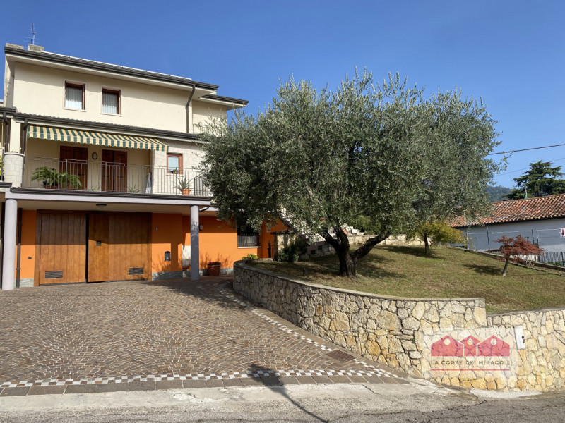 Villa Bifamiliare in vendita a Gambugliano, 5 locali, prezzo € 425.000 | PortaleAgenzieImmobiliari.it