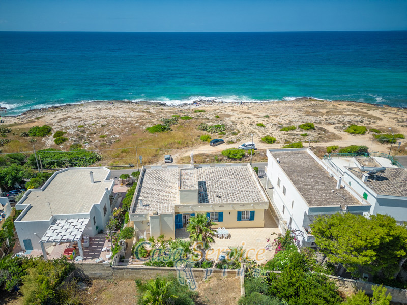 Villa in vendita a Racale, 6 locali, zona e Suda, prezzo € 480.000 | PortaleAgenzieImmobiliari.it