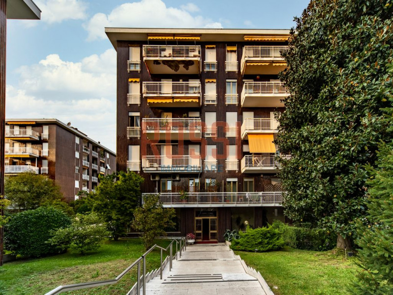 Appartamento in vendita a Monza, 3 locali, zona Centro Storico, San Gerardo, Via Lecco, prezzo € 215.000 | PortaleAgenzieImmobiliari.it