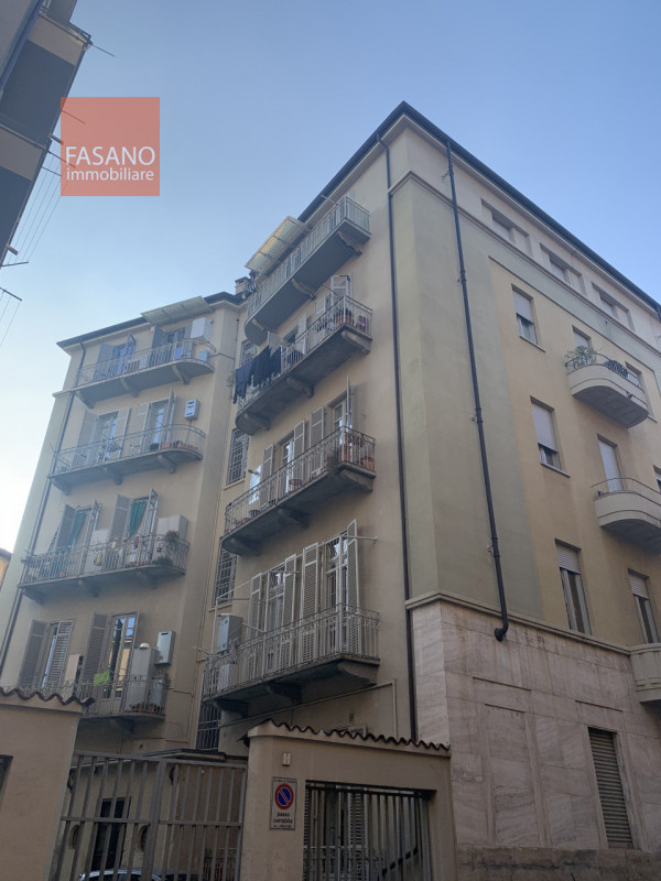 Appartamento in vendita a Torino, 5 locali, zona Località: Cit Turin, prezzo € 400.000 | PortaleAgenzieImmobiliari.it