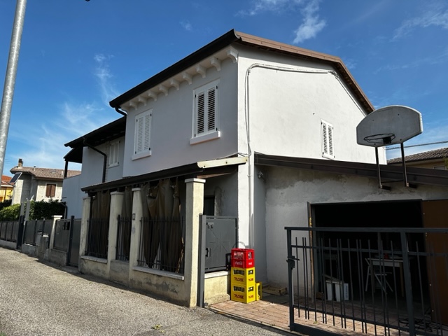 Appartamento in vendita a Castel d'Azzano, 4 locali, zona izza, prezzo € 290.000 | PortaleAgenzieImmobiliari.it