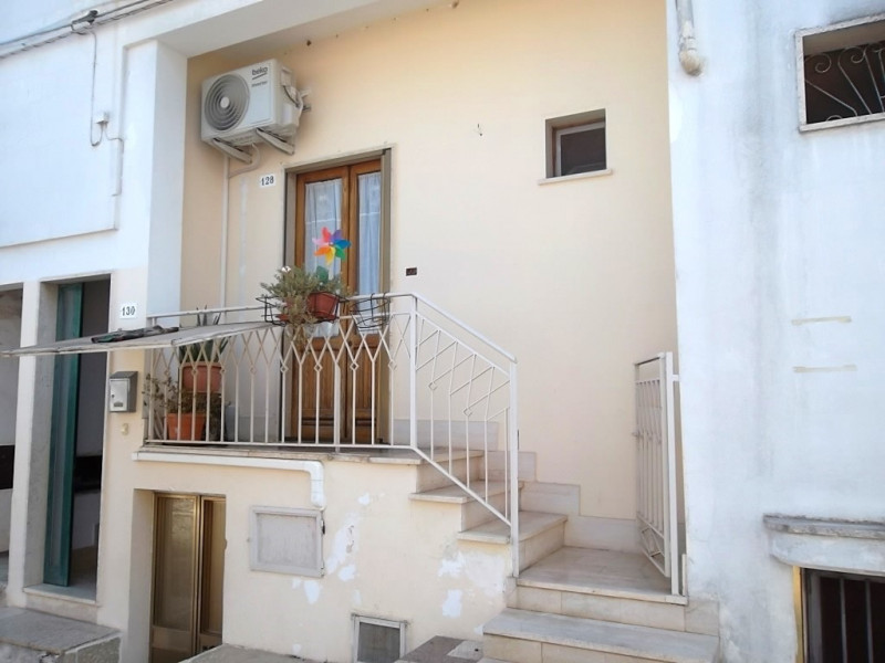 Appartamento in vendita a Matino, 4 locali, prezzo € 95.000 | PortaleAgenzieImmobiliari.it
