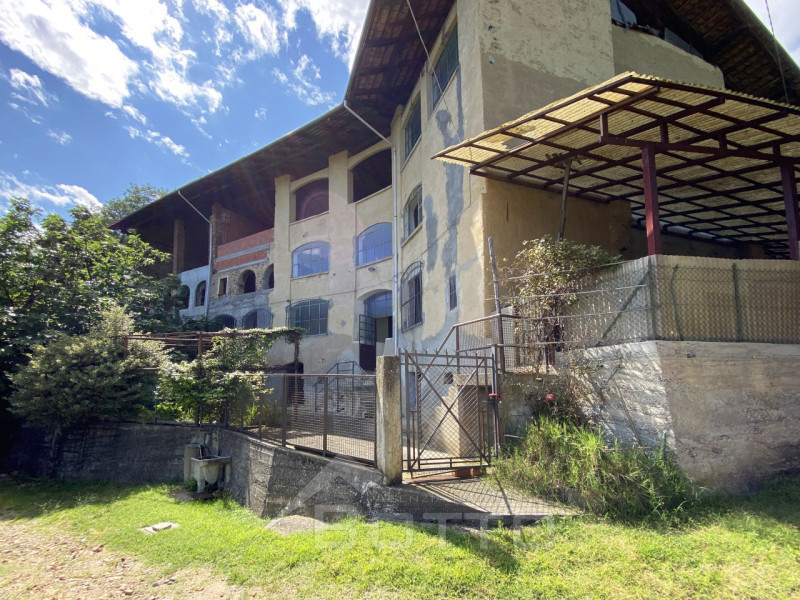 Villa in vendita a Valduggia, 6 locali, zona Località: Valduggia, prezzo € 85.000 | CambioCasa.it