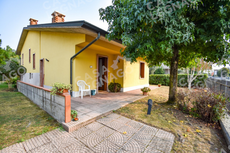 Villa in vendita a Sanguinetto, 5 locali, zona Località: Sanguinetto - Centro, prezzo € 197.000 | PortaleAgenzieImmobiliari.it