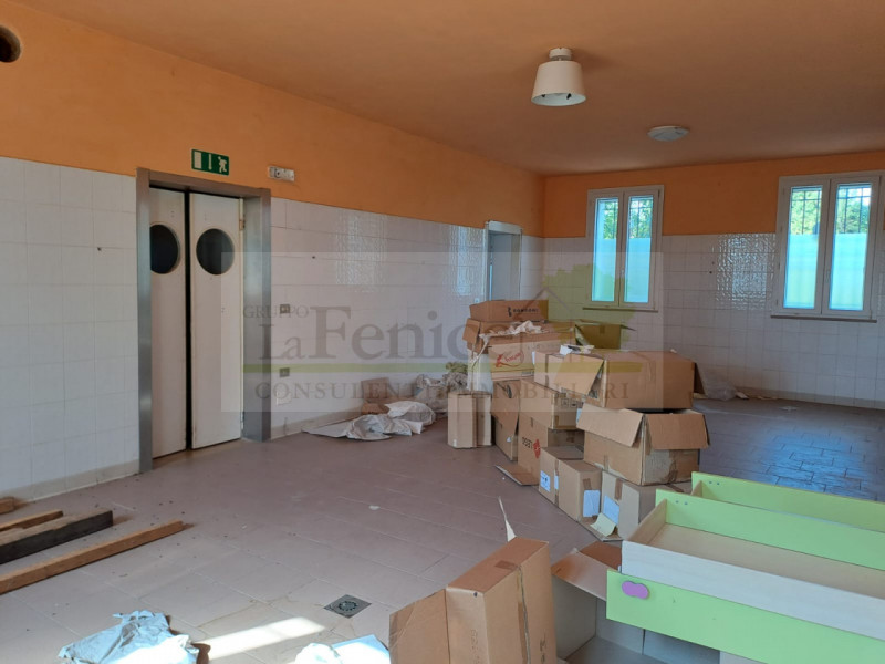 Immobile Commerciale in vendita a Goito, 11 locali, zona Zona: Cerlongo, prezzo € 145.000 | CambioCasa.it