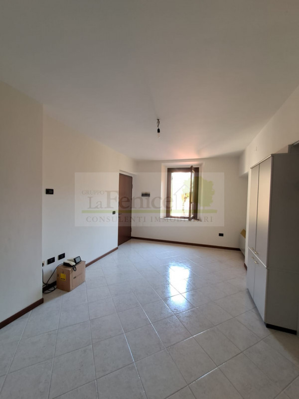 Appartamento in vendita a Castel Goffredo, 5 locali, zona Località: Castel Goffredo - Centro, prezzo € 105.000 | PortaleAgenzieImmobiliari.it