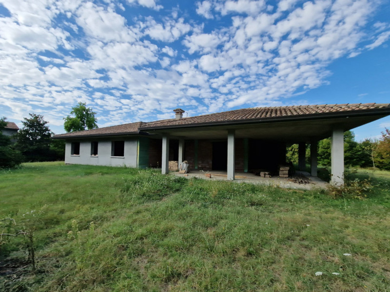Villa in vendita a Cesena, 5 locali, zona Località: Bulgarnò, prezzo € 490.000 | PortaleAgenzieImmobiliari.it
