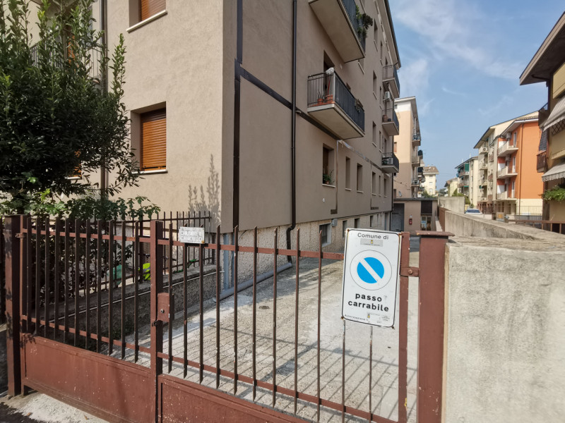 Laboratorio in vendita a Verona, 4 locali, zona Località: Borgo Roma, prezzo € 145.000 | PortaleAgenzieImmobiliari.it