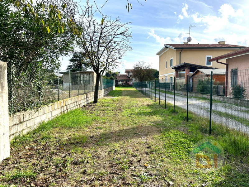 Terreno Edificabile Residenziale in vendita a Romans d'Isonzo - Zona: Romans d'Isonzo