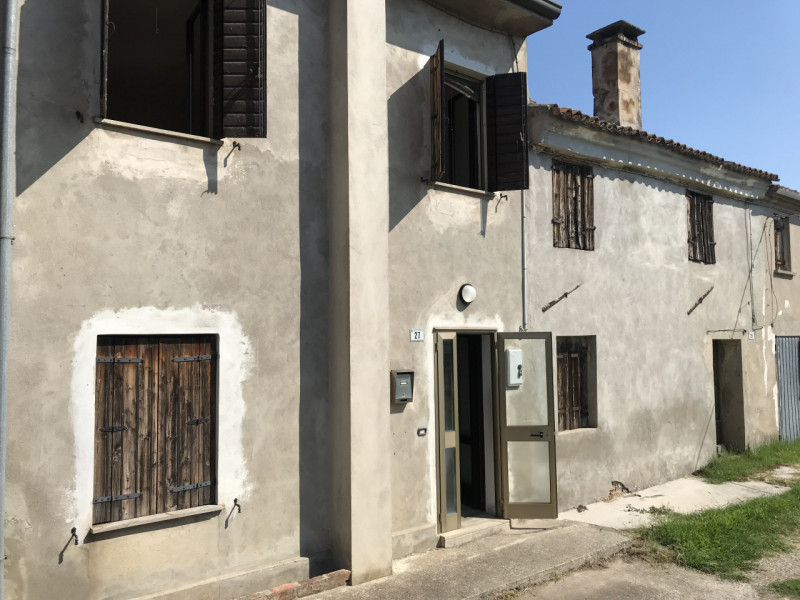 Villa a Schiera in vendita a Lozzo Atestino, 3 locali, zona Località: Lozzo Atestino, prezzo € 65.000 | PortaleAgenzieImmobiliari.it