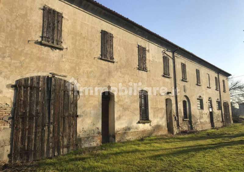 Rustico / Casale in vendita a Forlì, 9 locali, zona a periferia, prezzo € 195.000 | PortaleAgenzieImmobiliari.it