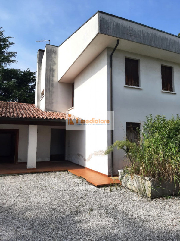 Villa Bifamiliare in vendita a Mussolente, 5 locali, prezzo € 235.000 | PortaleAgenzieImmobiliari.it