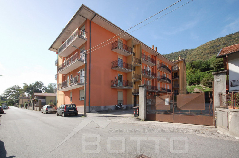 Appartamento in vendita a Omegna, 4 locali, zona inallo, prezzo € 87.000 | PortaleAgenzieImmobiliari.it
