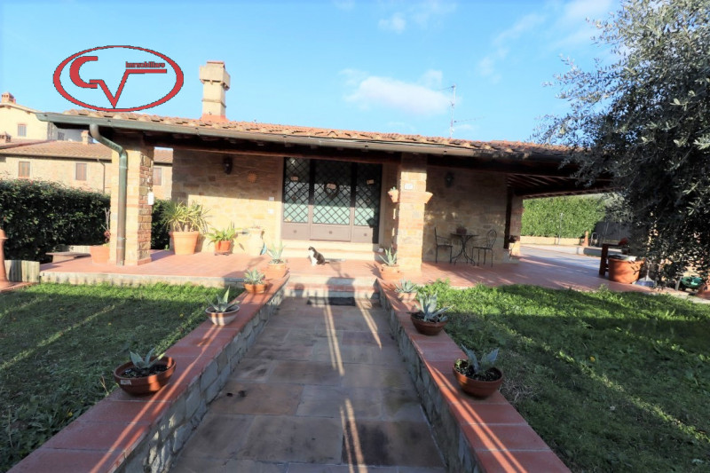 Villa in vendita a Reggello, 6 locali, prezzo € 500.000 | PortaleAgenzieImmobiliari.it