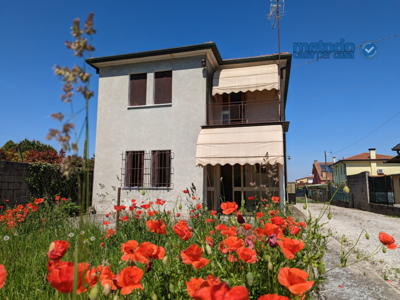 Villa in vendita a Boara Pisani, 4 locali, zona Località: Boara Pisani, prezzo € 95.000 | PortaleAgenzieImmobiliari.it