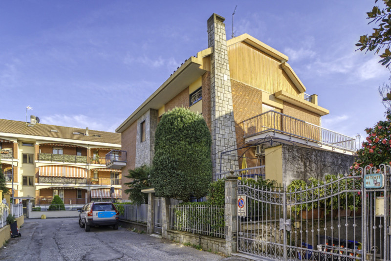 Villa Bifamiliare in vendita a Settimo Torinese, 10 locali, zona Località: Settimo Torinese - Centro, prezzo € 460.000 | PortaleAgenzieImmobiliari.it