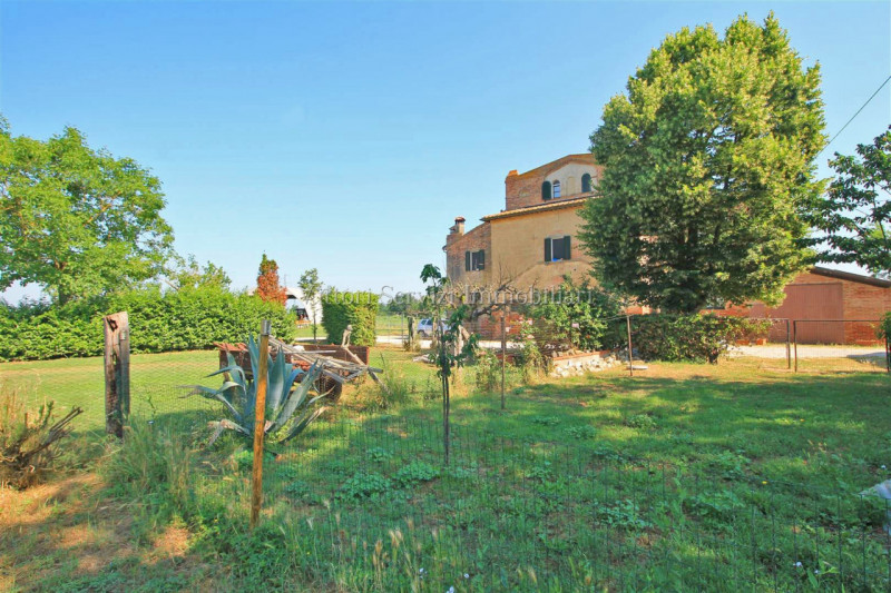 Rustico / Casale in vendita a Montepulciano, 4 locali, zona Località: Abbadia, prezzo € 175.000 | PortaleAgenzieImmobiliari.it