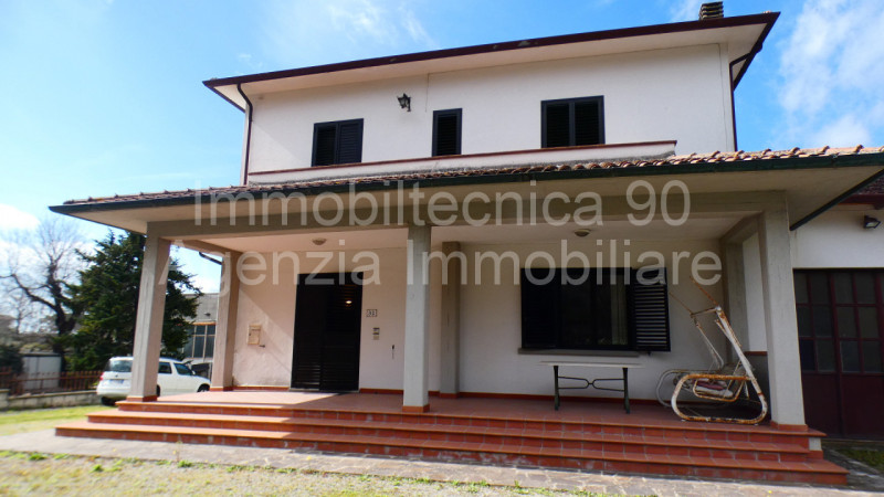 Villa in vendita a Castiglion Fiorentino - Zona: Montecchio Vesponi