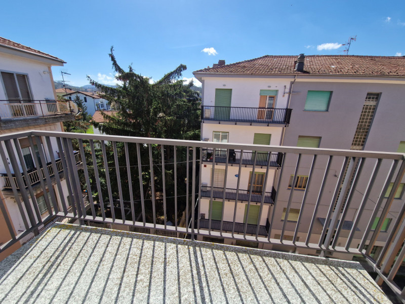 Appartamento in vendita a Carcare, 4 locali, zona Località: Carcare - Centro, prezzo € 79.000 | PortaleAgenzieImmobiliari.it