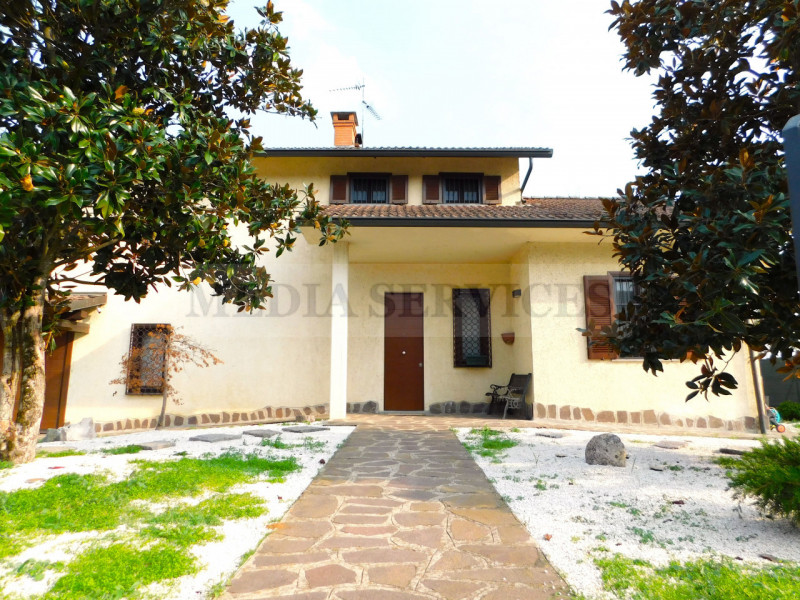 Villa in vendita a Gropello Cairoli, 5 locali, zona Località: Gropello Cairoli, prezzo € 295.000 | PortaleAgenzieImmobiliari.it