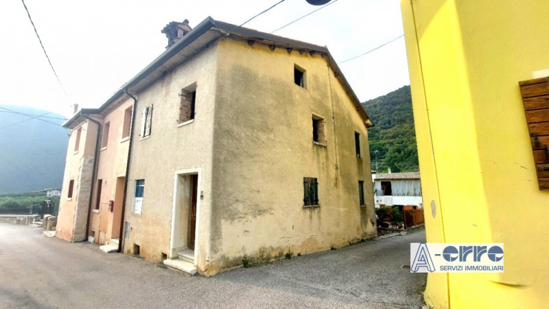 Villa in vendita a Pove del Grappa, 3 locali, zona Località: Pove del Grappa, prezzo € 60.000 | PortaleAgenzieImmobiliari.it