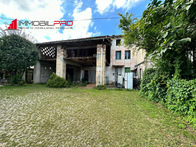 Rustico / Casale in vendita a Zugliano