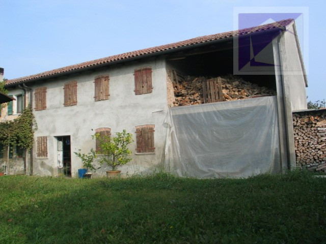 Rustico / Casale in vendita a Massanzago, 7 locali, zona Località: Massanzago - Centro, prezzo € 95.000 | PortaleAgenzieImmobiliari.it