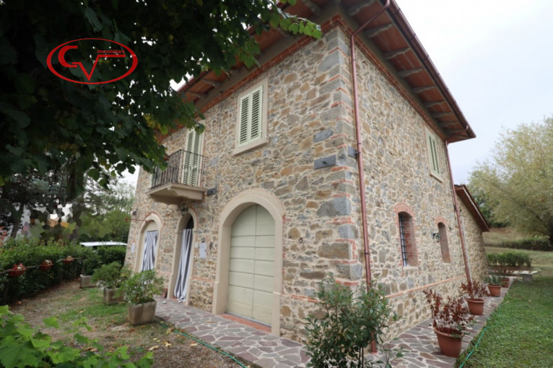 Villa in vendita a Bucine - Zona: Montebenichi