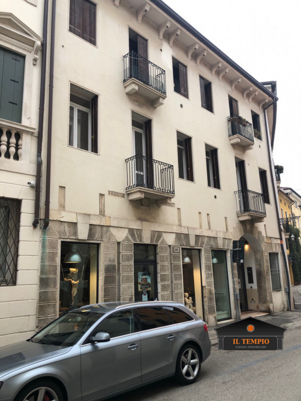 Appartamento in vendita a Vicenza, 3 locali, zona ro storico, prezzo € 305.000 | PortaleAgenzieImmobiliari.it