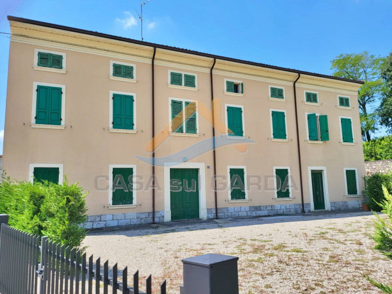 Rustico / Casale in vendita a Ponti sul Mincio, 12 locali, zona Località: Ponti Sul Mincio, prezzo € 400.000 | PortaleAgenzieImmobiliari.it