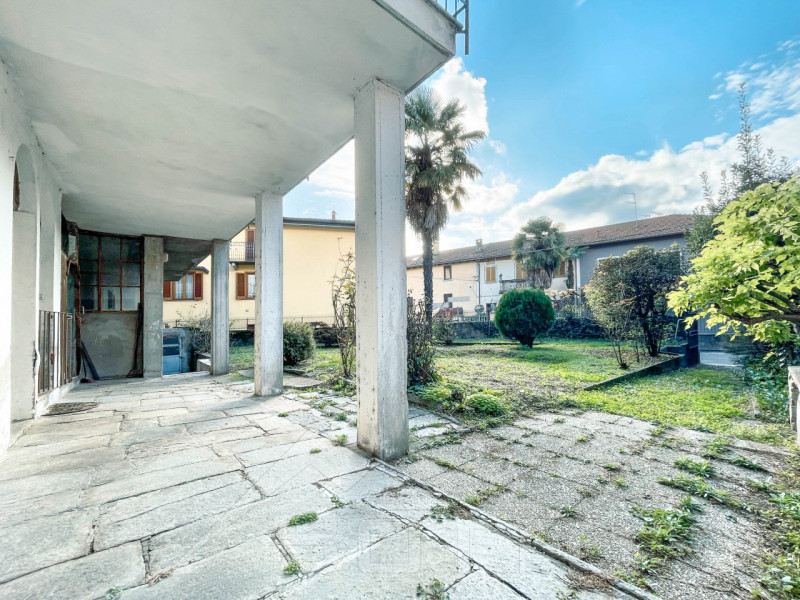 Villa a Schiera in vendita a Invorio, 8 locali, prezzo € 119.000 | PortaleAgenzieImmobiliari.it